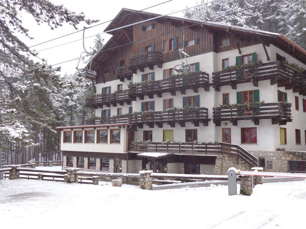 Hotel Garni Mille Pini Scanno Exterior foto